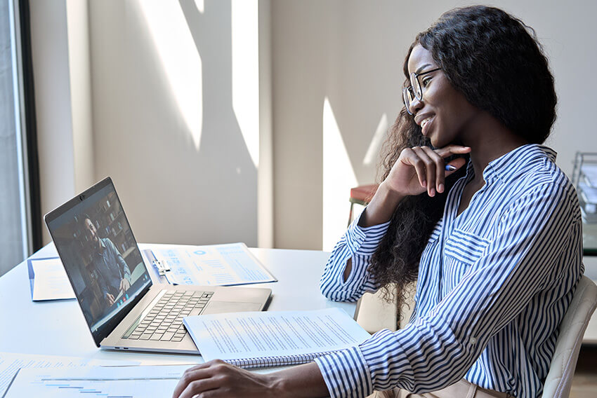 Оператор колл центра. Оператор call центра. E calling. Оператор колл центра. Контактный центр.